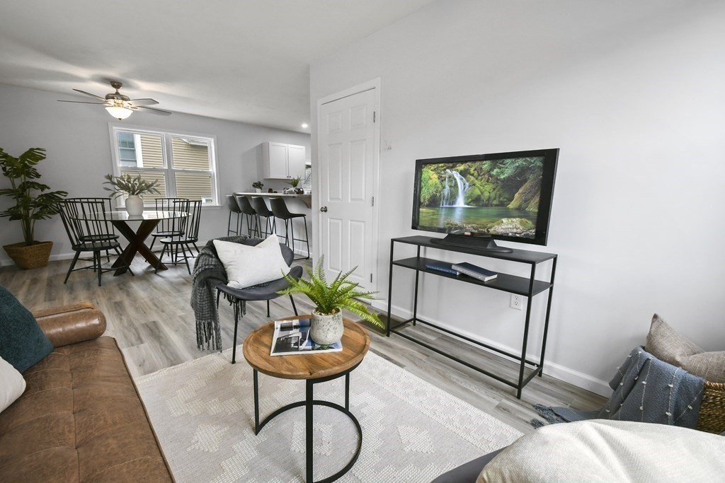 Amy Bisson, Realtor